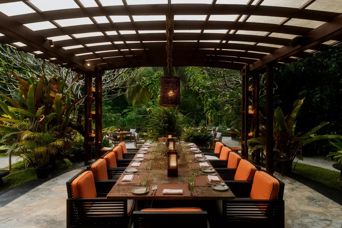 Reethi Restaurant dining